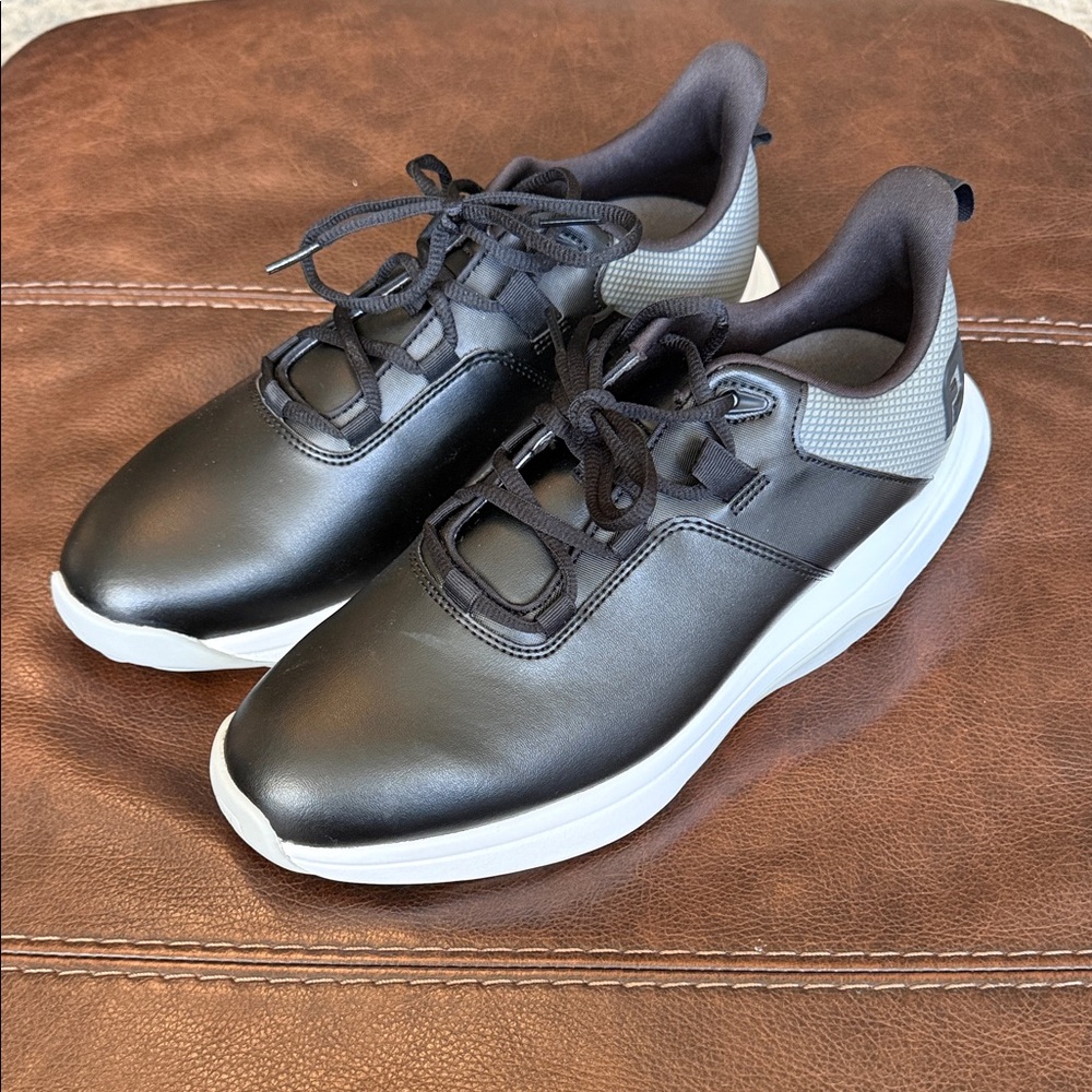 FootJoy Men's Black and Gray Spikeless Golf Shoes NWO